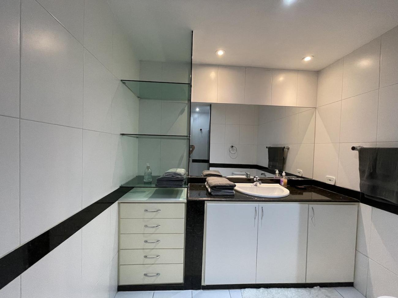 Apartamento Encantador Com Piscina - Besthostrio Ріо-де-Жанейро Екстер'єр фото